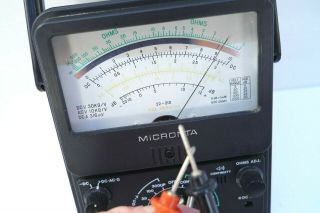 Vintage RADIO SHACK MICRONTA 22 - 210 Multimeter AC DC Ohms W/Cables 3