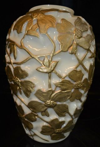 Phoenix/consolidated Glass Vase In Wild Rose (aka Dog Wood)
