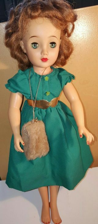 Vt - 18 Ideal Revlon Doll With Dress And Coat Stunning,  Vintage