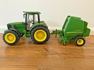 John Deere 7330 Big Farm Tractor Lights & Sounds & Baler 854 1:16 Britains Ertl