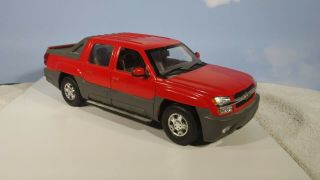 Chevrolet Avalanche Red Pickup Truck Die Cast 1:18 Welly No.  9852