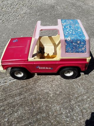 Vintage 1970s Tonka Pink Daisy Bronco Jeep Pressed Steel 17.  5 " Fits Barbie Dolls