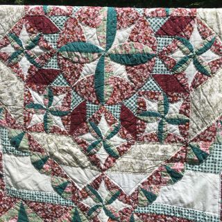 Vintage Hand Quilted Patchwork Quilt Flowers and Fans Green Red Pink 64” x 80” 2