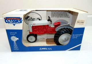 Vintage Scale Models Ford 900 Tractor Farm Toy,  1/16 Scale