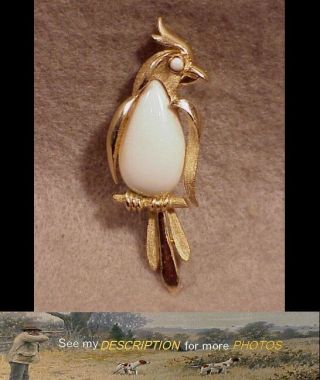 Antique Signed Trifari Gold Tone Jelly Belly Bird Pin / Brooch