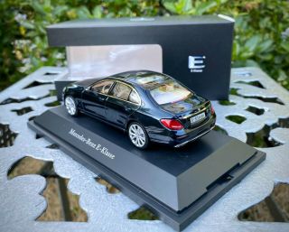 Mercedes - Benz E - Class Exclusive Collector 