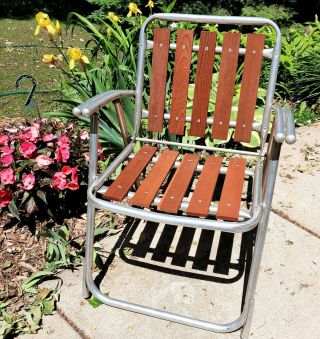 Vtg Aluminum Red Wood Folding Lawn Chair Wooden Slats Mcm Shotgun Arms