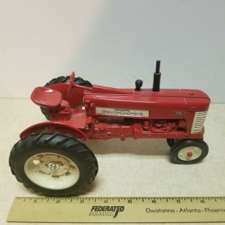 Toy Ertl - Farmall 350 Tractor 1:16 Scale Die - Cast 1985 Special Edition
