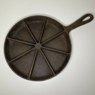Vintage 8 Wedge Pat.  Pending Cast Iron Corn Bread Skillet Made In The Usa 9 In.