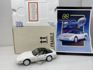 1/24 Franklin 1988 Chevrolet Corvette 35th Anniversary White B11ty53