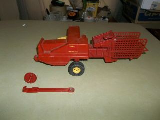 Vintage 1/16 Holland Hayliner Baler Farm Toy Tractor Implement Ertl