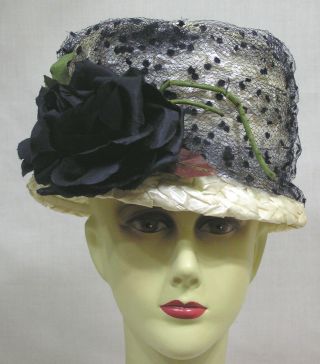 Vtg Ladies Hat Bernallen Modes White Straw Black Rose Dotted Black Veiling 1960s