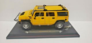 Maisto 1:18 Hummer H2 Suv Yellow Opening Hood & All 4 Doors With Stand