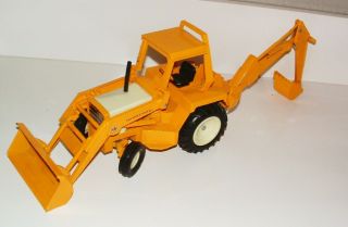 1960s Or 70 International Heavy Diecast Backhow And Loader Tractor Fantastic