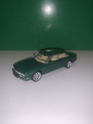 1:43 Atlas Editions Jaguar Xj8,  Finished In Green,  Rare Model Unboxed