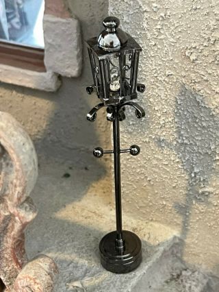 Vintage Miniature Dollhouse Artisan Black Metal Battery Operated Street Lamp 2