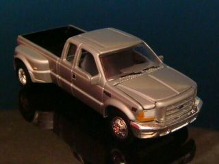 1999 - 2004 Ford F - 350 Duty Cab 4x4 1/64 Scale Limited Edition E