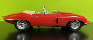 Burago Red 1961 Jaguar E Convertible 1/18 Scale Diecast Car