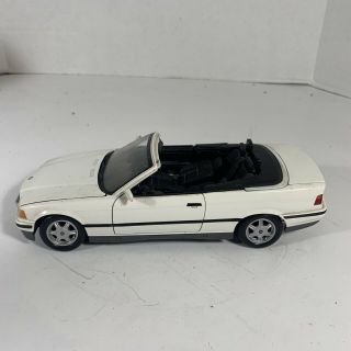 Maisto - Special Edition - 1993 Bmw 325i Convertible White - 1/18 Diecast