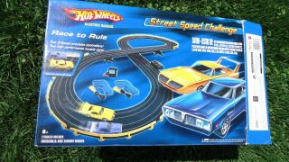 Official Hot Wheels - Street Speed Challenge Slot Track Set - Complete &