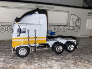 1/64 Scale Kenworth K100e Cabover Semi Truck Die - Cast Spec - Cast White United Van