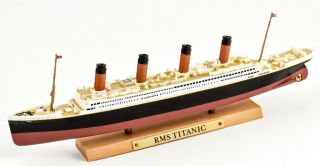Atlas Editions 7572 - 001 British Passenger Liner Titanic 1/1250 Scale Model
