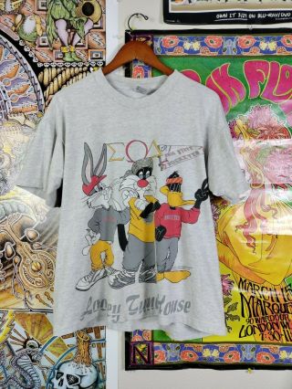 Looney Tunes Vintage 1993 Shirt Size Large Bugs,  Daffy,  Sylvester.  Ohio State