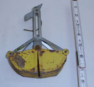 Tonka Mobile Crane Clam Shell Bucket Pressed Steel Toy Part In Yellow