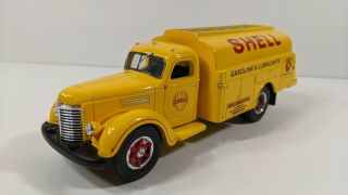 First Gear 1949 International Kb - 8 Shell Tanker 1:34 Scale Diecast - No Mirrors