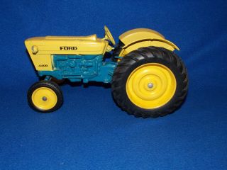 Ertl 1/12 Ford 4400 3 Point Hitch Industrial Tractor Rubber Tires Fenders 1960s