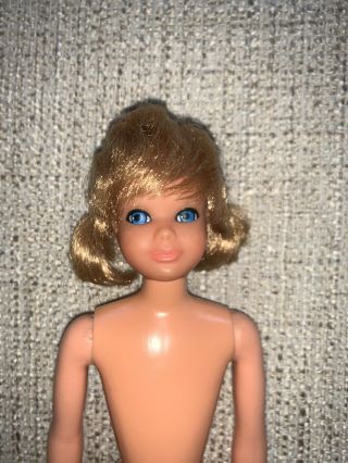 Vintage Barbie Pose 