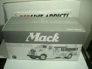 First Gear 1960 Mack B - Model Pumper Engine 3 19 - 2246 1/34 Scale