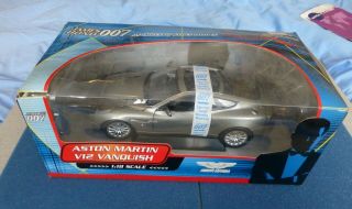 Aston Martin Vanquish 007 James Bond 1:18 Diecast Model Beanstalk Boxed