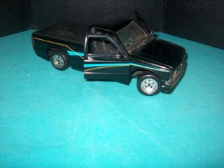Revell Diecast 1:24 Scale Chevrolet 1992 S - 10 Pickup Truck Black Color