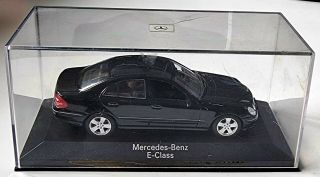 Minichamps Pauls Model Art Mercedes Benz E Class Case Black Saloon Die Cast Car