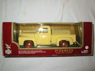 Road Legends Ford 1953 F - 100 Pickup Truck Cream/red Metal Diecast 1/18