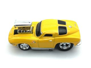 Muscle Machines 1963 63 Chevy Corvette Vette Car Yellow Die Cast 1/64 Loose 3