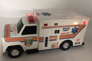 1993 Buddy L Rescue Force Ambulance Sound Lights No Batteries