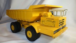 Vintage Ertl International Harvester Yellow Pay Hauler Hydraulic Dump Truck