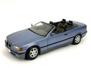 Maisto 1993 Bmw 325i Convertible 1/18 Scale Light Blue/periwinkle Model Car
