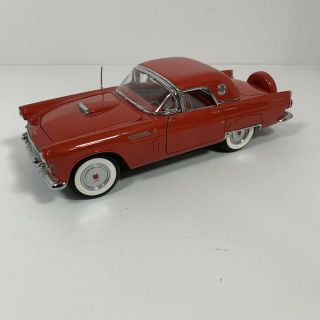 Danbury 1/24 Scale 1956 Ford Thunderbird Convertible Red Die - Cast Car Read