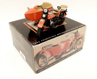 Harley - Davidson Ltd Ed Diecast 1:12 Scale 1933 Red Motorcycle W Sidecar Bank