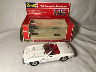 Revell 1963 Chevrolet Corvette Roadster Convertible 1:24 Diecast