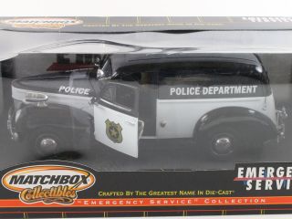 Matchbox 1940 Ford Sedan Delivery Metro Police Car 1:24 Scale