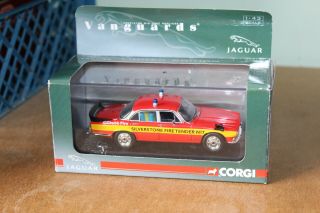 Corgi Vanguards 1:43 Jaguar Xj12 Series 1 - Silverstone Fire Tender Va08614