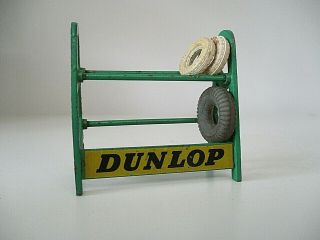 Vintage Dinky 786 Dunlop Tyre Rack & 3 Tyres Issued 1960 - 66