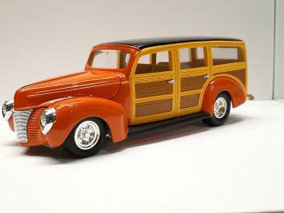 Racing Champions Hot Rod,  1940 Ford Woodie / Issue 69,  1:24 Scale,  Diecast