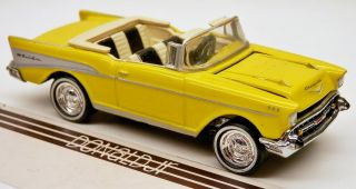 Matchbox 1957 Chevrolet Convertible Yellow 