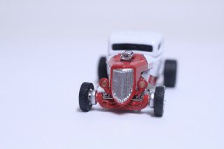 HOT WHEELS ' 34 FORD W/ REAL RIDERS WHITE & RED SO - CAL 2