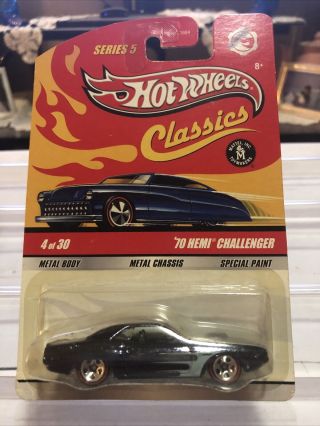 2009 Hot Wheels Classics Series 5 ‘70 Hemi Challenger 4/30 Redlines Dk Blue